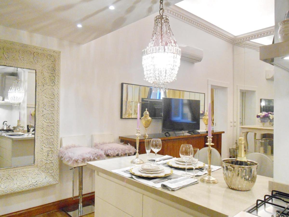 The Right Place 4U Roma Savelli Boutique Apartment Bagian luar foto